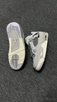 Nike Air Jordan 4 Retro "Frozen Moments" - 3