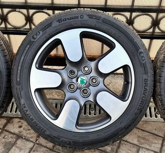 225/50 r17, Škoda Octavia Scout - 3