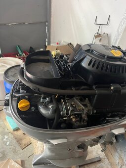 Predám lodny motor Honda 20Hp - 3