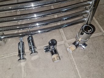 Rebríkový radiátor 130x45cm chróm - 3