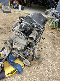 Ford tranzit 2.2tdci motor - 3