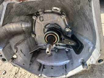 Lada Niva prevodovka 5kv - 3