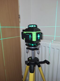 Krížový laser 4D, statív, kufrík - 3