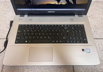 Medion Akoya / Intel i3-6100U / 8GB RAM / 256GB SSD / 17.3" - 3