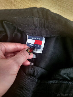 NOVÉ tepláky Tommy Hilfiger - 3