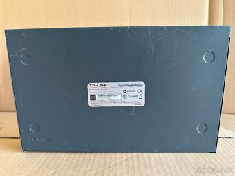 TP-LINK 16-Port Gigabit Switch L-SG1016D - 3