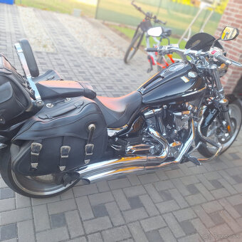 Yamaha Raider XV 1900 - 3