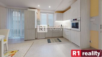 Komfortné 4 izbové bývanie s vlastným pozemkom/dvorom 229 m2 - 3