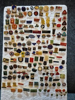 Sbierka odznakú a vyznamenání cca 2100ks - 3