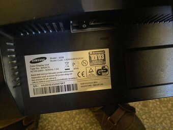 Predám tieto rôzne monitory vga dvi d - 3