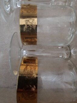 Sklenené poháre na víno. - 3