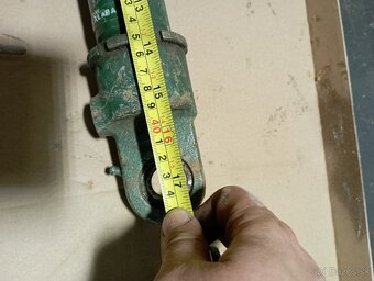 Jednocinny hydraulicky piest - 3