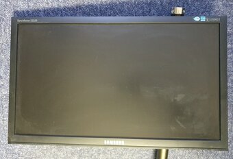 21,5" Samsung SyncMaster E2220 + stojan - 3