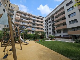 NA PREDAJ 3 IZBOVÝ BYT BRATISLAVA - 3