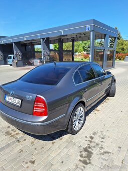 Superb 2.5 TDI automat 120kw - 3