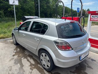 Opel Astra H 1.9 CDTI COSMO | 74 kW | 6-st. manuál | STK do - 3