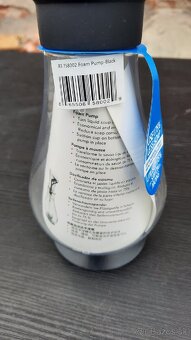 🧼 Dávkovač mydla CUISIPRO – spenovací (2 ks) Predám 2 kusy - 3