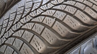 Predám 4ks jazdené zimné 225/45r18-95V Kumho - 3