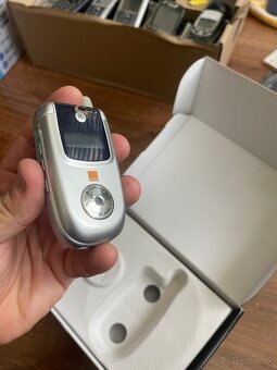 Motorola V220 v krabici - 3