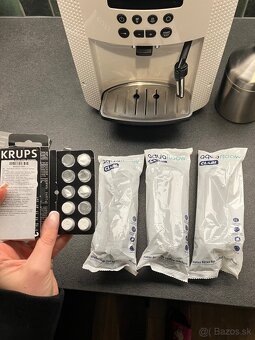 Plneautomatický kávovar Krups - plne funkčný - 3