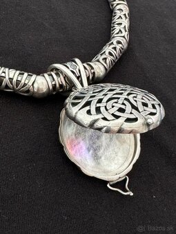 Strieborný náhrdelník s otváracím medailónom, zákaz. výroba - 3