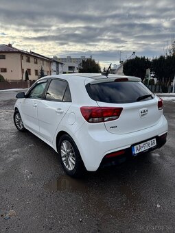 Kia Rio - 3