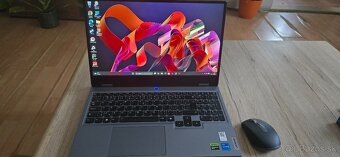 Lenovo LOQ 15IAX9 - 3