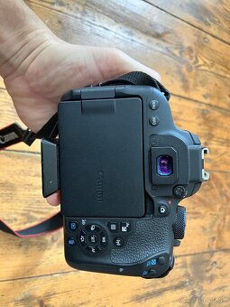 Fotoaparat Canon EOS 800D+Objektiv 17-55 f2.8+ brasna+stativ - 3