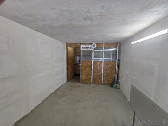 Štýlová a multifunkčná garáž v Karlovej Vsi – 24 m² - 3