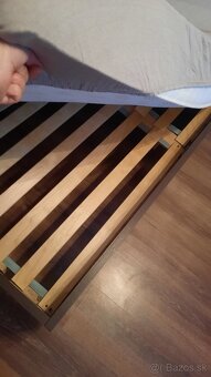 Predám zachovalú manželskú postel, aj s matracmi. - 3