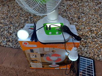 Prenosný solárny ventilátor a nočné svietidlo s nabíjačkou - 3