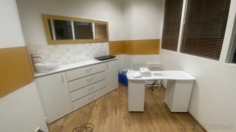 Salon priestor kaderníctvo - 3