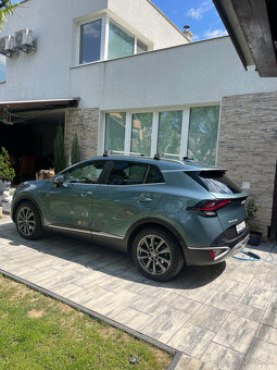 Predám Kia Sportage 1,6 T-GDI PHEV AWD A6 Gold, 4x4 - 3