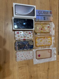 iPhone XR - 3