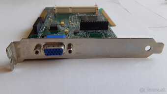 Starsie graficke karty AGP - Maxtor G200, S3 Trio - 3