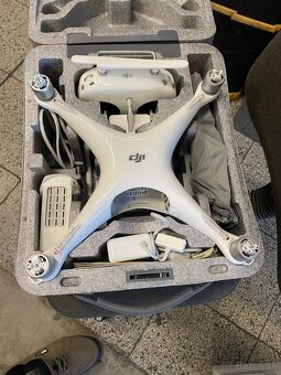 DJI Phantom 4 - 3