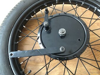 KOLA NA STARÝ MOTOCYKL ARIEL 500 a 557 PO RENOVACI - 3