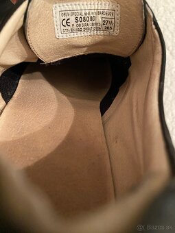 Policajné topánky a kanady - 3