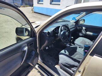 Toyota RAV4 2.0 D-4D 4x4 (2003) - 3