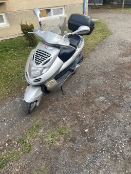Scooter Kymco 250 - 3