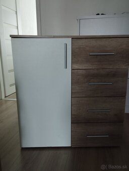 Skrinky + písací stolík - 3