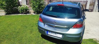 Opel Astra Hatchback 1,4 benzín - 3