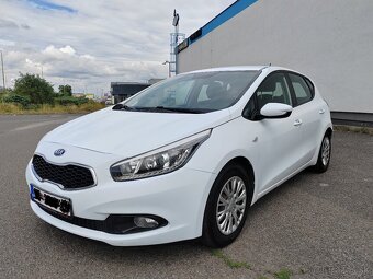 Kia ceed hatchback 2015 1.4 CRDI diesel M6 - Možné splátky - 3