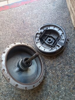 Predám stredy kolies Jawa ČZ 125/150 351 352 - 3