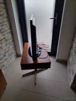 Predam 32" LCD TV/monitor Samsung LE32C350 - 3