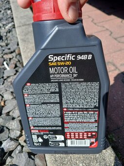 Ford krytky stredov kolies a Ford olej 5W20 - 3