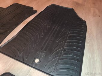 Gumené rohože na hyundai i30 - ako nové - 3