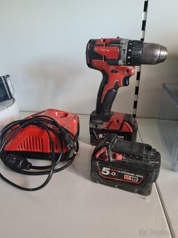 Aku vŕtačka s príklepom Milwaukee - 3