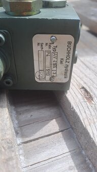 Hydraulický rozvádzač 24v - 3