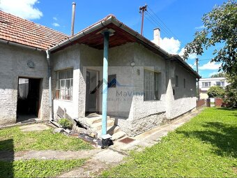 PREDAJ dom s garážou a pozem. v Oslany - 3